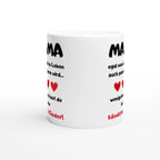 Weiße Mama-Tasse mit Spruch „Egal was dir im Leben auch passieren wird … wenigstens hast du keine hässlichen Kinder!“ und drei roten Herzen – Seitenansicht, Motiv beidseitig aufgedruckt